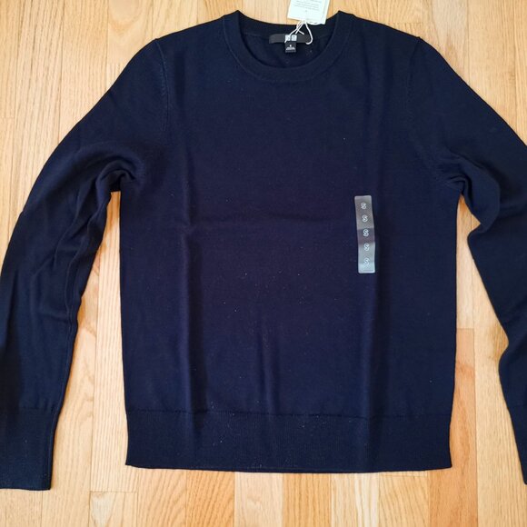 NWT Women Uniqlo 100% fine merino Wool Sweater Crew neck Pullover Lightweight - Picture 1 of 3